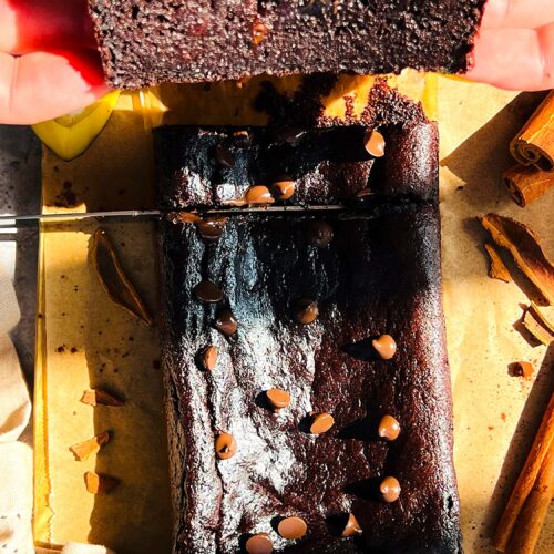 Healthy post-workout brownies made with bananas, flaxseed, and cocoa powder, paleo-friendly and refined sugar-free