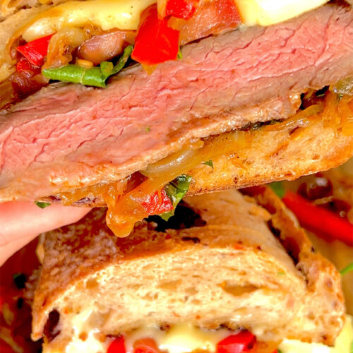 easy One Pan Fillet Steak Sandwich with Caramelized Onion, Mozzarella, and Spicy Sauce – Low-Carb Delight