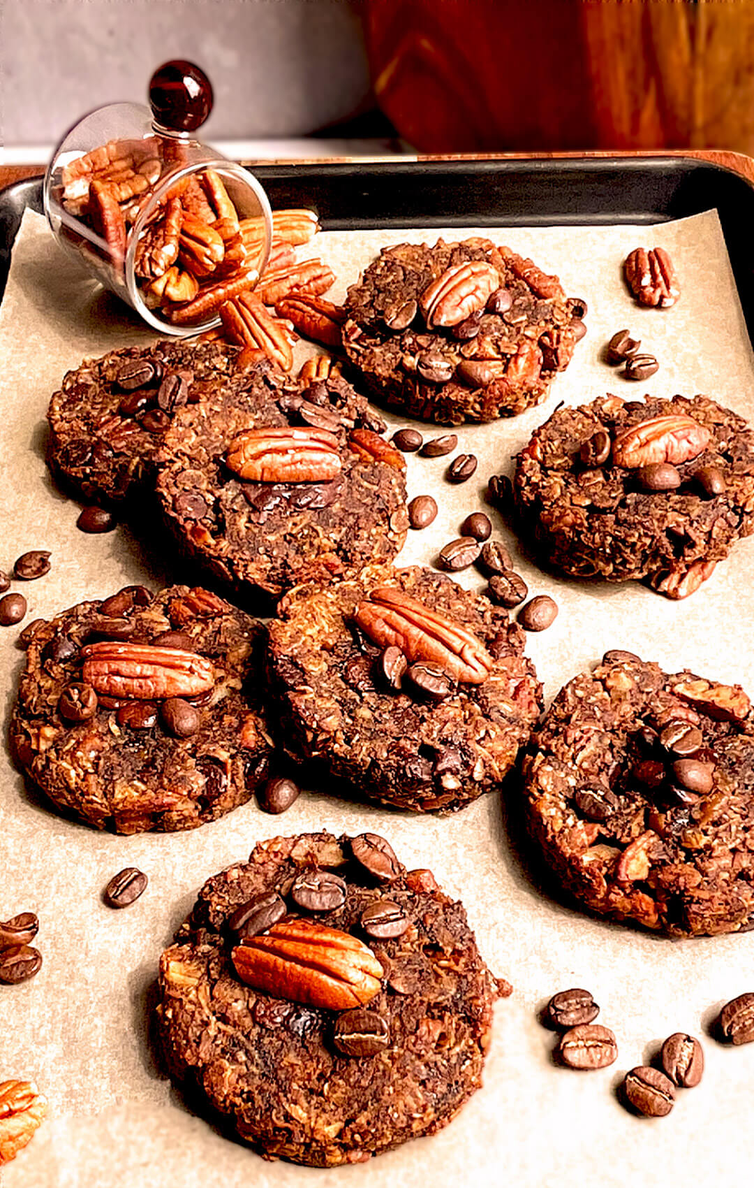 Chewy Banana Oatmeal Cookies with Coffee and Pecans. These healthy, refined sugar free, gluten free oatmeal cookies are perfect for healthy breakfast, clean eating snacks, or weekly meal prep.