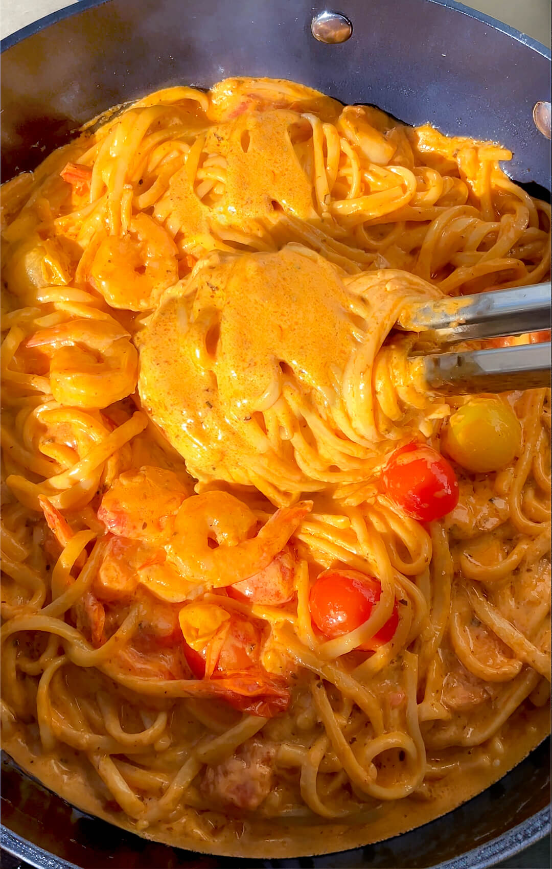 02 creamy smoky garlic prawn linguine