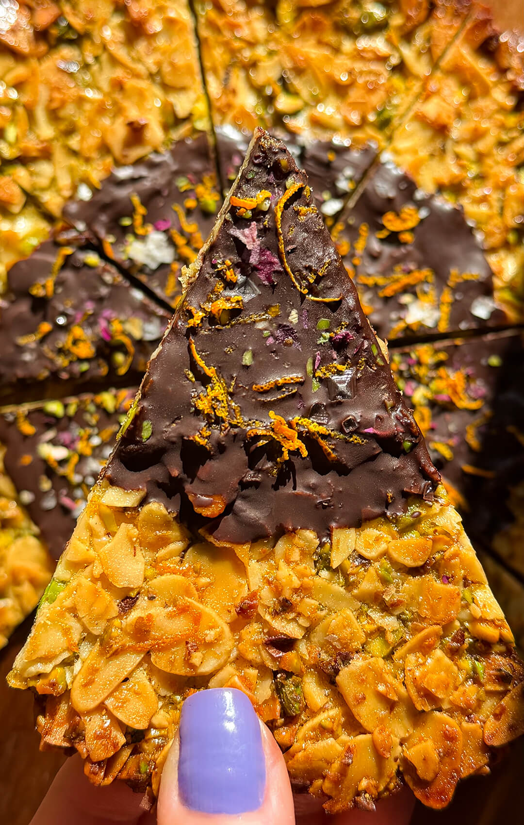 02 crispy almond pistachio florentine cookie pizza close up slice