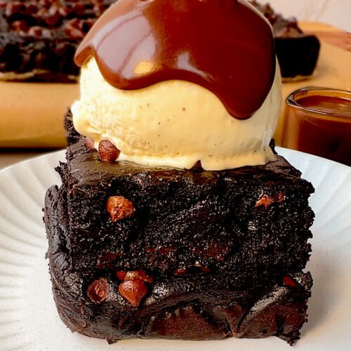 03.fudgy pumpkin brownie ice cream chocolate sauce