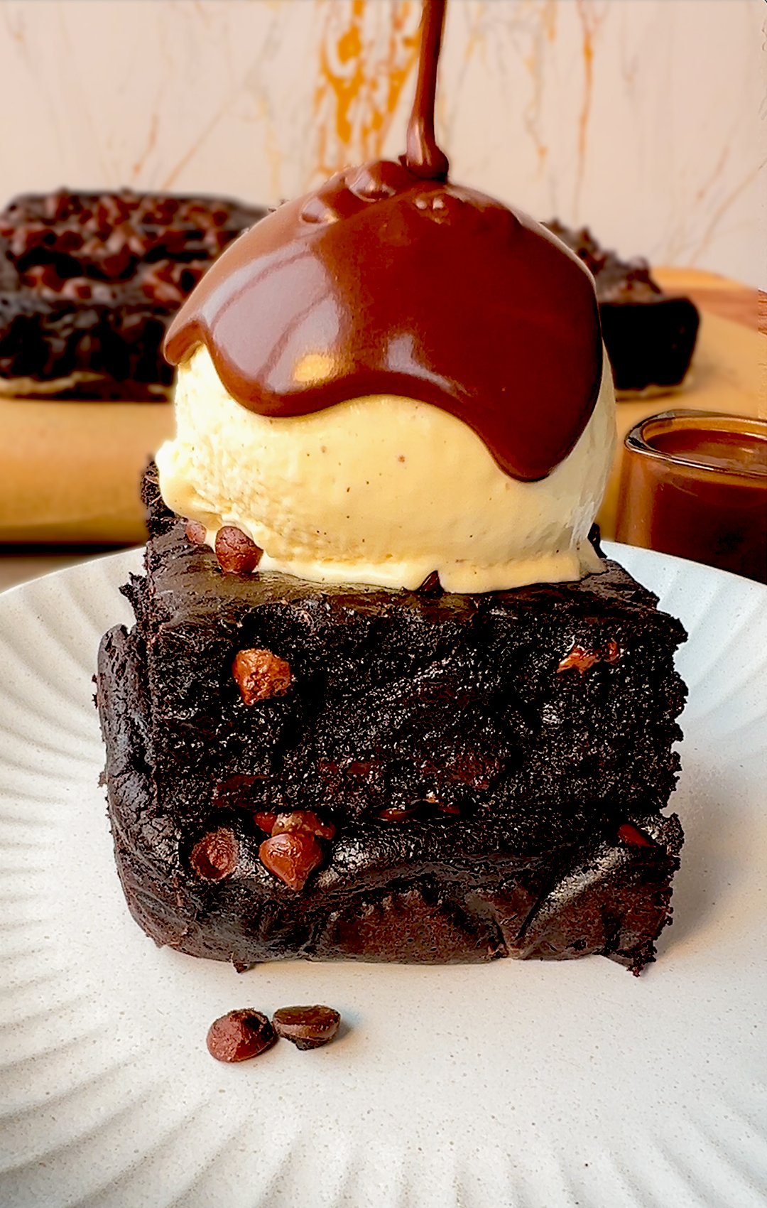 03.fudgy pumpkin brownie ice cream chocolate sauce