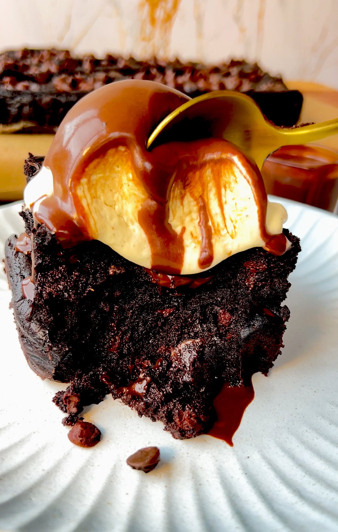09.healthy pumpkin brownie ice cream chocolate sauce